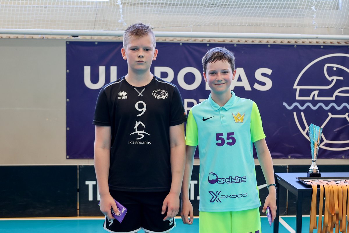 LFS_floorball's tweet image. 🏆🥇 Latvijas čempionu titulu ZU13 grupā izcīnīja "FS Masters/Ulbroka Black", kas finālā uzvarēja "Irlava" (9:2) #florbols #floorball