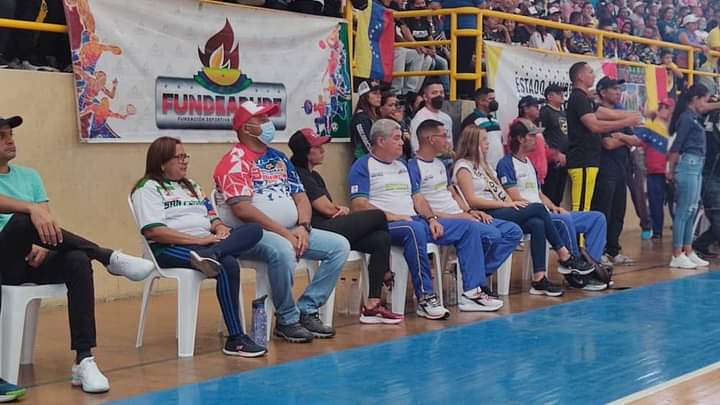 Secalimentacio1's tweet photo. #11jun🇻🇪| Así estuvo la gran inauguración de los I Juegos Laborales Apure 2022 este viernes en las instalaciones del Domo de Biruaca, con la asistencia de más de 2.600 atletas de 55 instituciones públicas y privadas acompañados de sus madrinas. https://t.co/ivmhU0F268