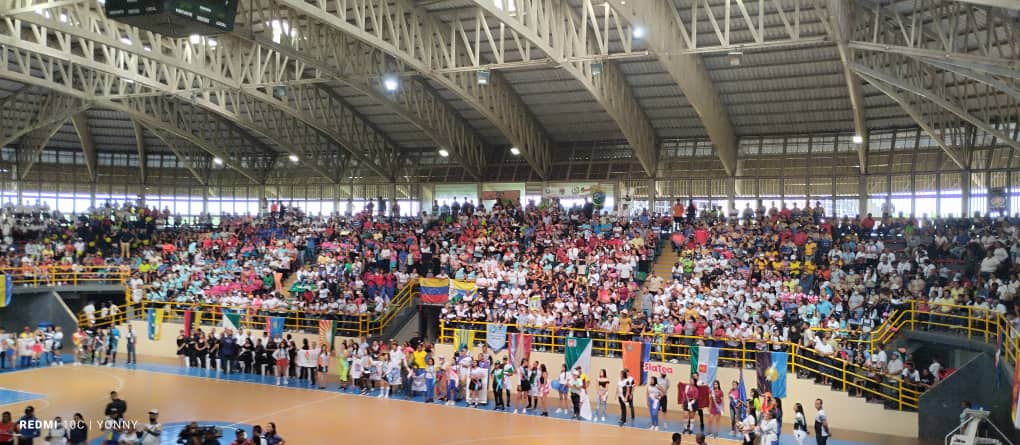 Secalimentacio1's tweet photo. #11jun🇻🇪| Así estuvo la gran inauguración de los I Juegos Laborales Apure 2022 este viernes en las instalaciones del Domo de Biruaca, con la asistencia de más de 2.600 atletas de 55 instituciones públicas y privadas acompañados de sus madrinas. https://t.co/ivmhU0F268