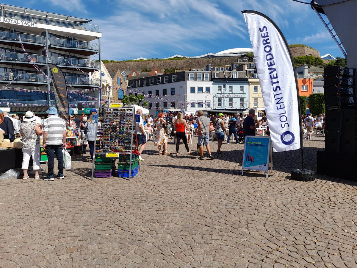 JoLuce4's tweet photo. Jersey at its absolute best today. I know hospitality are facing so much pressure but my goodness; when the sun shines and and and all pull together Jersey is fabulous #portsofjersey #visitjersey https://t.co/D6yCUOTVlB