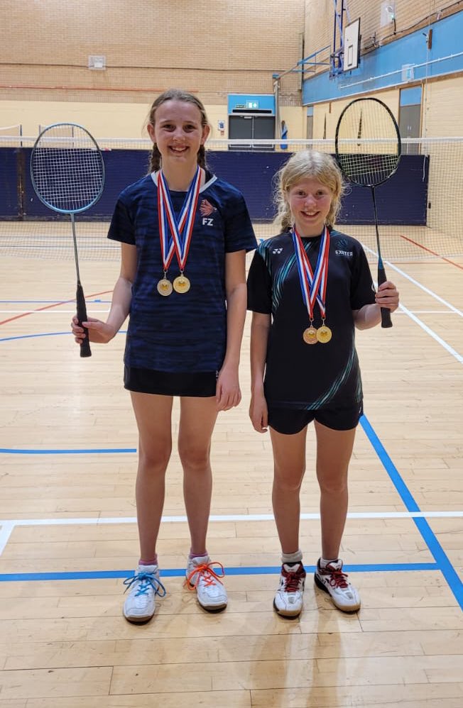 the_nwbp's tweet image. Wowzers - a host of #medals for Danann &amp;amp; Imi at the SWC Tournament, Golds in U17 &amp;amp; U13 WD with partners Zinnia &amp;amp; Sharlene &amp;amp; Silver for Imi in U13 WS. Benedict just lost out on an U13 medal but played magnificently. So proud 🥇🥈🥇#Fzforzaplayer