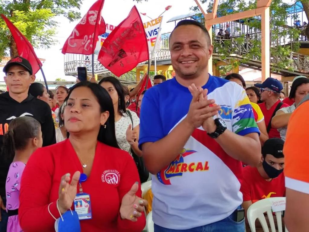 Secalimentacio1's tweet photo. #11Jun🇻🇪|Con mucha alegría y entusiasmo se celebró la tarde de este viernes, la celebración del 5to aniversario del Movimiento Somos Venezuela la cual contó la con la presencia de nuestro Gobernador Eduardo Piñate.
En compañía de diferentes autoridades del ámbito regional. https://t.co/uBvhIbSMe1