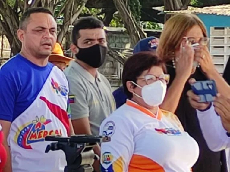 Secalimentacio1's tweet photo. #11Jun🇻🇪|Con mucha alegría y entusiasmo se celebró la tarde de este viernes, la celebración del 5to aniversario del Movimiento Somos Venezuela la cual contó la con la presencia de nuestro Gobernador Eduardo Piñate.
En compañía de diferentes autoridades del ámbito regional. https://t.co/uBvhIbSMe1