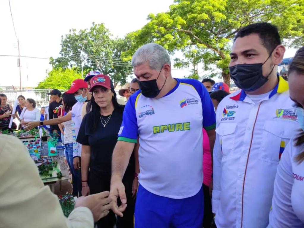 Secalimentacio1's tweet photo. #11Jun🇻🇪|Con mucha alegría y entusiasmo se celebró la tarde de este viernes, la celebración del 5to aniversario del Movimiento Somos Venezuela la cual contó la con la presencia de nuestro Gobernador Eduardo Piñate.
En compañía de diferentes autoridades del ámbito regional. https://t.co/uBvhIbSMe1