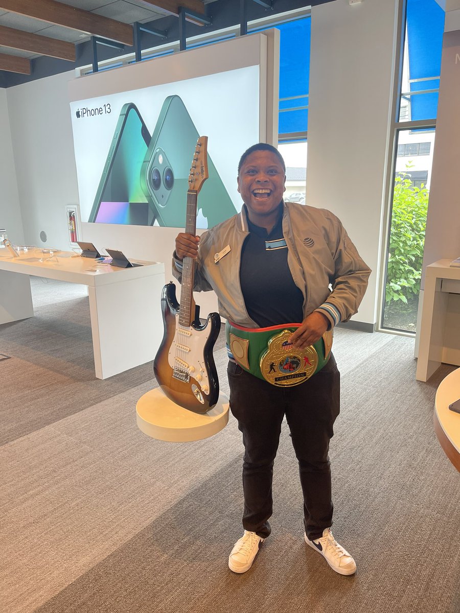 DejahDurhamATT's tweet photo. A champion🥇 and a rockstar 🎸  KOP STORE Finishing number ONE #TrendSetters #lifeatatt #SWAG https://t.co/qL55PojmcN