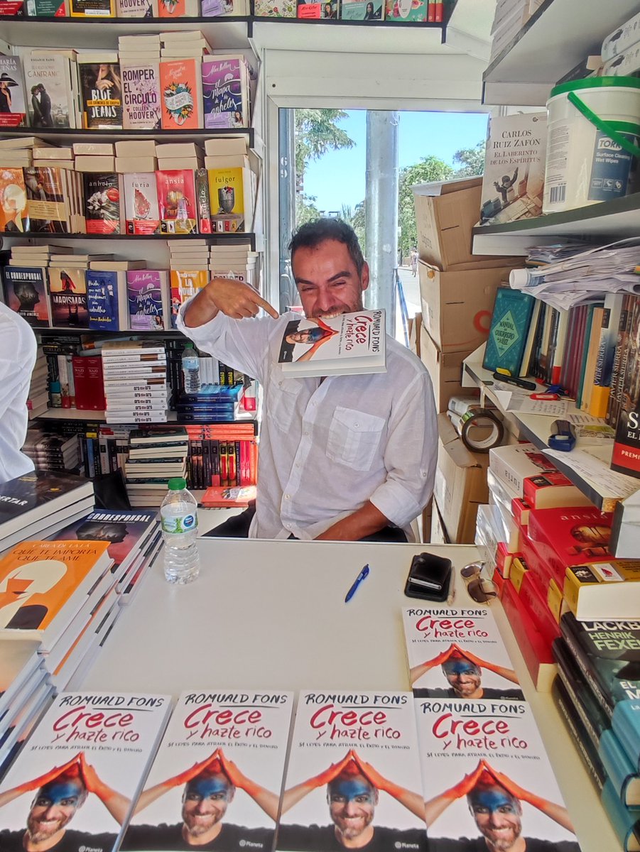 PlanetadeLibros tweet media