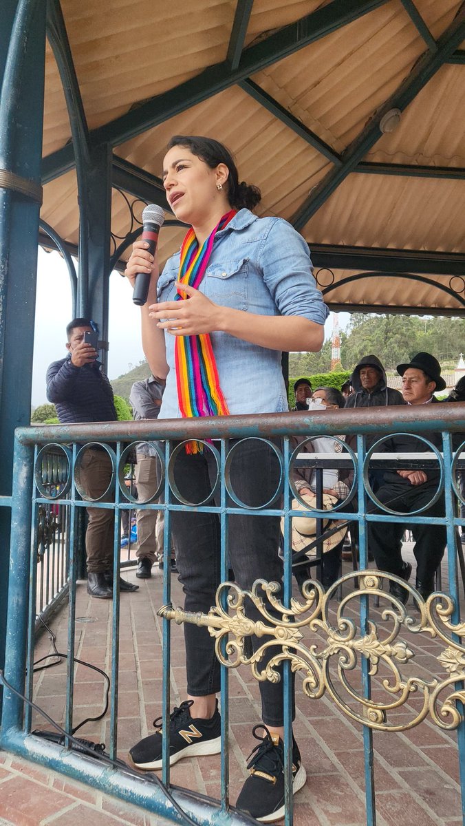 sofisanchezu's tweet photo. Las comunidades del Cantón Nabón se autoconvocaron y se declaran en #Resistencia contra  la minería en fuentes hídricas.
Que se respete la consulta previa y la decisión del pueblo. Estaremos fiscalizando este proceso 
Viva el agua 💧 🌈. https://t.co/e3PxDDlj7F