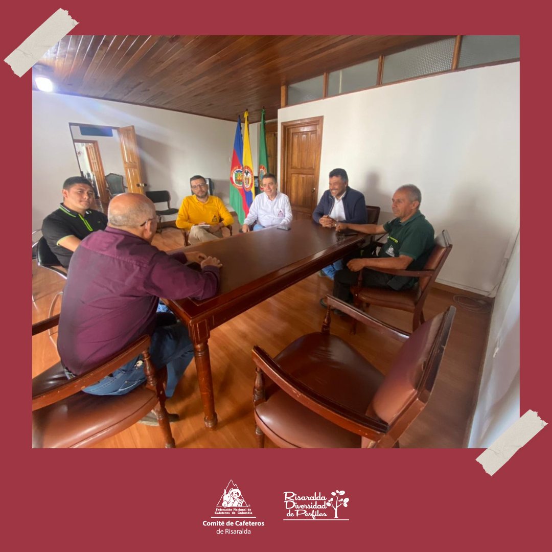 FNC_Risaralda's tweet photo. ☕🍒✅ Nuestro director ejecutivo, Jorge Humberto Echeverri Marulanda, sostuvo reunión con el alcalde de #Apía, Hernando Murillo Blandón, buscando convenios que redunden en un mayor bienestar de las familias productoras.

#Cafeteros #Risaralda #Café #RisaraldaCafetero https://t.co/lglWeQLj9V