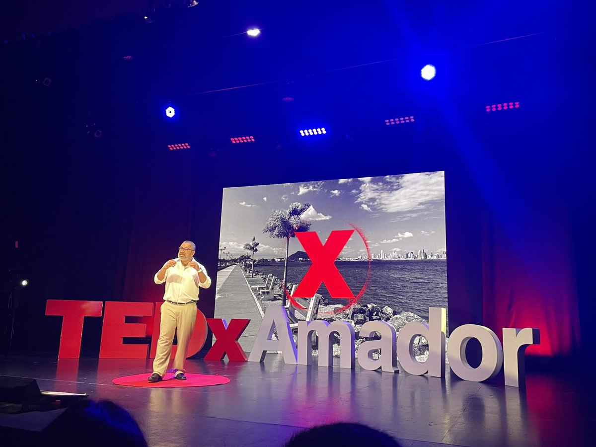 Primeros tres oradores con tres mensajes poderosos: 
1. Dr. Jose Jimeno, Pro-Emprendimiento <a href="/jcjimenop/">Jose Jimeno</a> 
2. Dr. Arturo Rebollón, Metodologías de Innovación <a href="/arebollon/">Arturo Rebollón G</a> 
3. Dr. Gabriel Rebollón, Liderazgo Solidario <a href="/GaboRebollon/">Dr. Gabriel Rebollón G.</a> TedXAmador: Constuyendo Redes