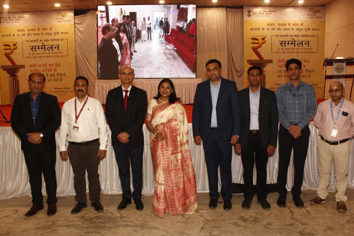 DIPAMevent's tweet photo. DIPAM, Ministry of Finance celebrated "Azadi Ka Amrit Mahotsav" on 10.06.2022 from 4:00 PM in 75 cities across India. Some eminent speakers at the event held in Jabalpur, Madhya Pradesh. #DIPAMCelebratesAKAM #AmritMahotsav #DIPAMIconicDay https://t.co/FaLGOn2nQv