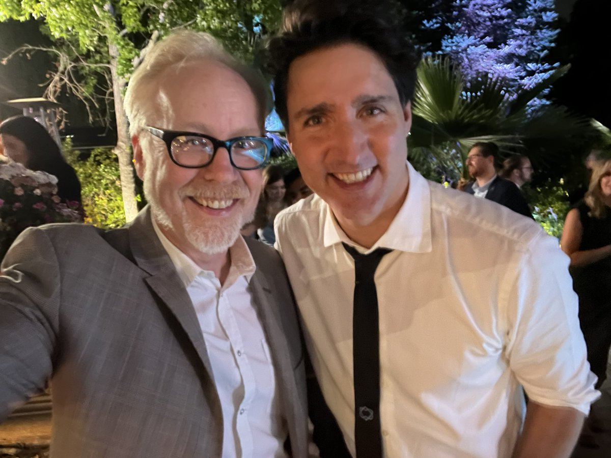 donttrythis's tweet photo. Had a truly lovely evening in LA last evening with an old friend. Canada and Canadians are a gift to the world! https://t.co/iwZ6HN0wyg