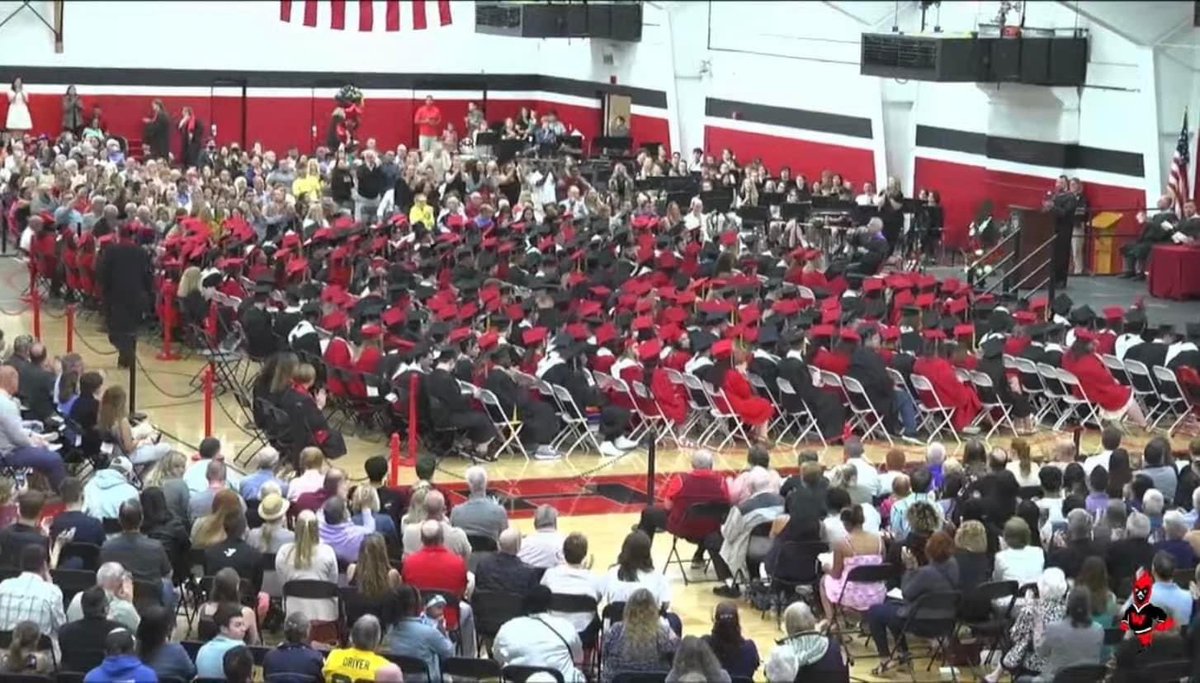 MrSchreierWS's tweet photo. Congratulations Class of 2022 - a memorable, special senior class! Thanks for making year 1 as AD epic. Grateful for all the memories over the last 13 years here. Good luck and stay tough, Shirts! https://t.co/1TlHSZWudJ