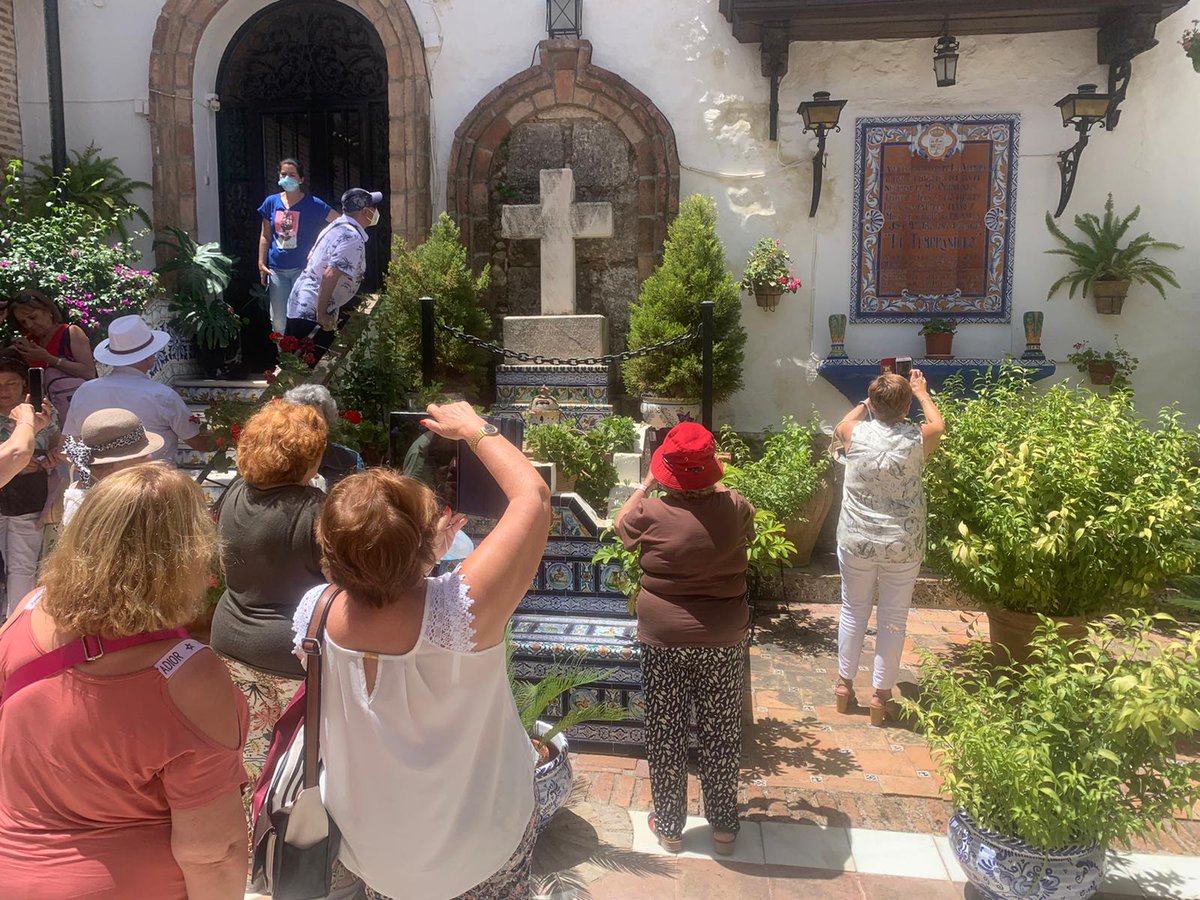 Grupo procedente de Arroyo de la Miel-Benalmadena, organizado por #SurtravelViajes, visita hoy sábado los pueblos del #Tempranillo, #Jauja, #Corcoya y #Alameda