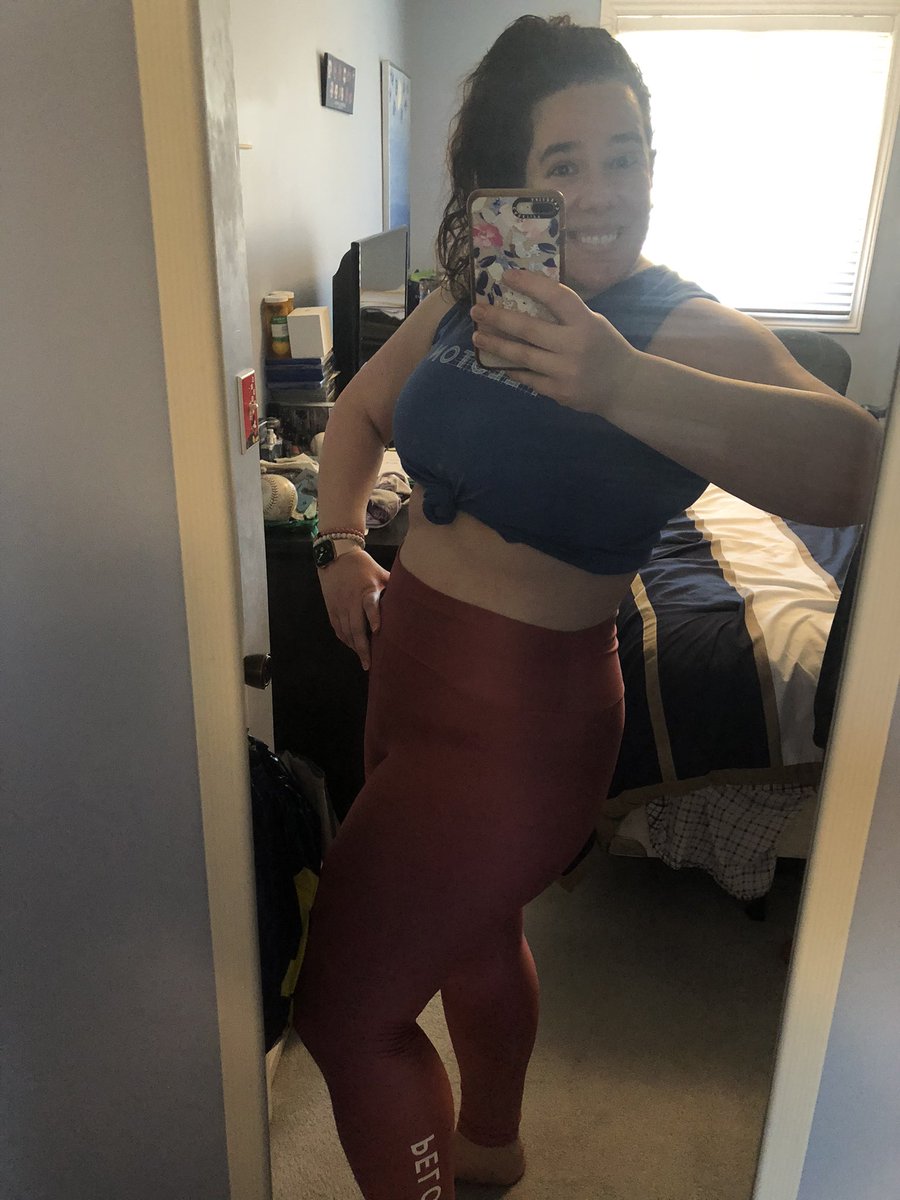 jenbonder's tweet photo. Thanks for the free swag @onepeloton! Love the fit! Held up beautifully in their first #Saturday60 with an impeccable sweat angel 😘💪 https://t.co/vy99asWHKm