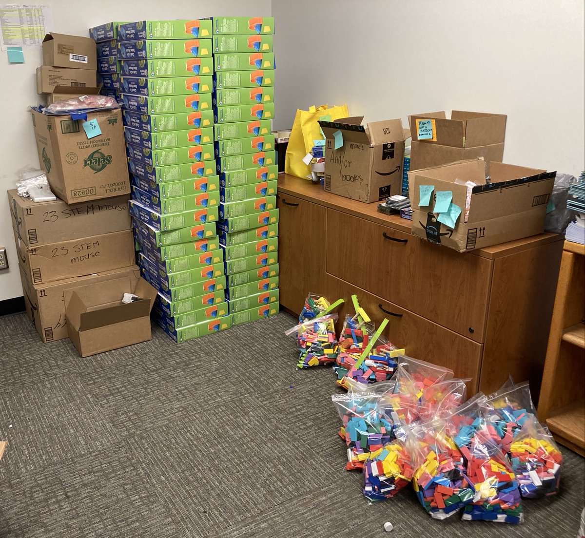 STEMAZingST's tweet image. Here is some of the #STEMAZingLoot @TEPenergy is sponsoring for #STEMAZingInstitute to allow PreK-2nd grade Ts in our #TangibleCoding strand with @STEMskull to immediately have everything they need to engage our youngest computer scientists! Sign up here: STEMAZing.org/register/