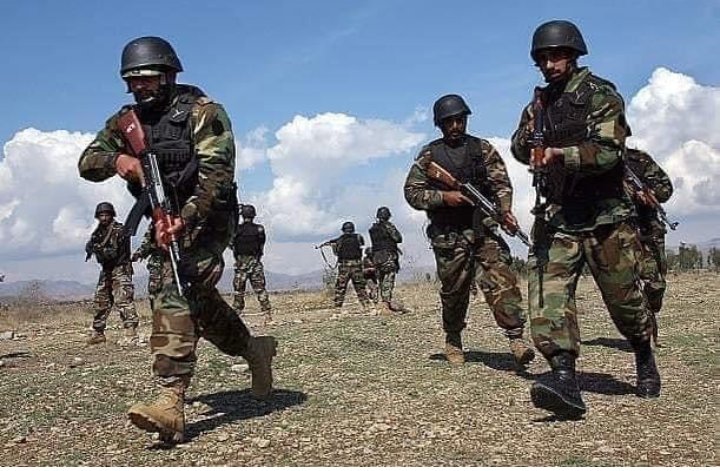 ChBasit0's tweet photo. “This nation will remain the land of the free only so long as it is the home of the brave.”
#NoArmyNoPakistan
#ادارے_اور_عوام_یکجان https://t.co/XmREwNAURj