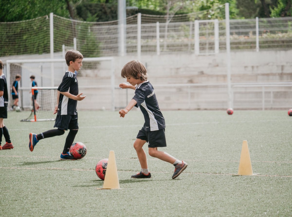 Ayer disfrutamos como niños de las sesiones en nuestra sede Santa Maria del Pilar.

¡¡Seguimos que el finde no se ha acabado!! ⚽️

#AcademiaIFF #academiadefútbol #futbol #futbolmadrid #entrenamiento #Madrid