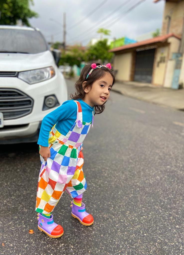 Mdelt77's tweet photo. Tá tão perfeita com esse look #afabula #minimelissa https://t.co/jpSbeag6Kw