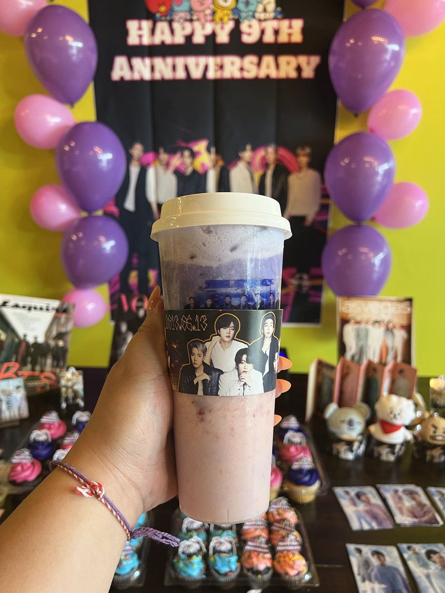MikrokosmosYoun's tweet photo. Get your BTS drink and BTS cup today.
π π π π π π π
#WeAreNotSevenWithYou #MNArmy #MinnesotaArmy #BTSbirthday #BTSsleeve #BTSxAnniversary #BTSxARMY #BTS #ARMY #cupsleeve #kpopcupsleeve #BTSCupSleeveUSA #kpop #Minnesota https://t.co/7Q779nHuky