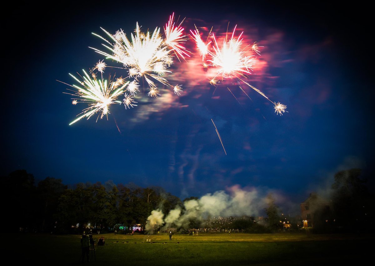 ONE WEEK TO GO!!!
20th Towcester Midsummer Music Festival 17-19 June
The Mayor will declare the festival open at 7.15pm on Saturday after a taster from <a href="/TowcesterStudio/">TowcesterStudioBand</a> 
Also enjoy a firework display in the Watermeadows at 10:30pm.
#towcestermusicfestival 
[Photo <a href="/yakkinphoto/">Ben Bucklow</a>]