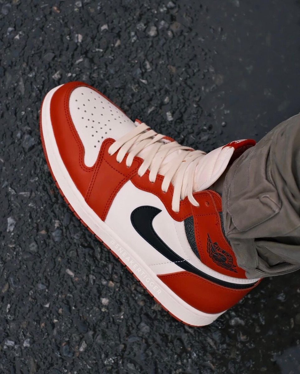 nicekicks's tweet photo. On-foot with the “Reimagined Chicago” Air Jordan 1. You coppin’ a pair? 👀 https://t.co/RimHmkEyfP