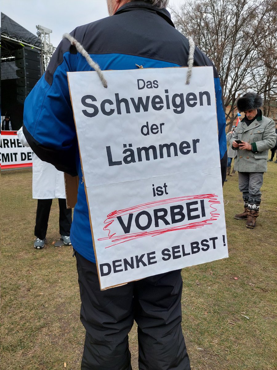 aneri2007's tweet photo. @therealschendi @neindochoh4 Vor Monaten hat mich blockiert. Zu oft über #DemoWien gepostet
Wie hier ⬇️⬇️⬇️
#w1501 https://t.co/zxVCZvVaXR