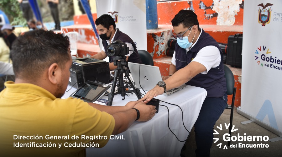 RCivil_Zona8's tweet photo. GUAYAS| Participamos en el Encuentro por la Seguridad, "Las Cabras Renace”, y compartimos una jornada de atención ciudadana informando sobre la labor que desempeña el @RegistroCivilec, y brindamos el servicio de cedulación en el cantón Durán. 
#EcuadorDeLasOportunidades 🇪🇨 https://t.co/VezqHJ4PBV