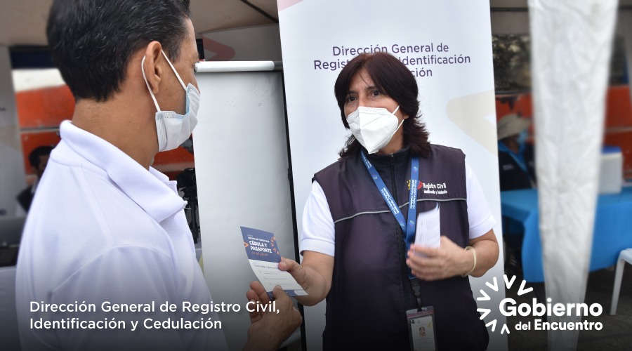 RCivil_Zona8's tweet photo. GUAYAS| Participamos en el Encuentro por la Seguridad, "Las Cabras Renace”, y compartimos una jornada de atención ciudadana informando sobre la labor que desempeña el @RegistroCivilec, y brindamos el servicio de cedulación en el cantón Durán. 
#EcuadorDeLasOportunidades 🇪🇨 https://t.co/VezqHJ4PBV