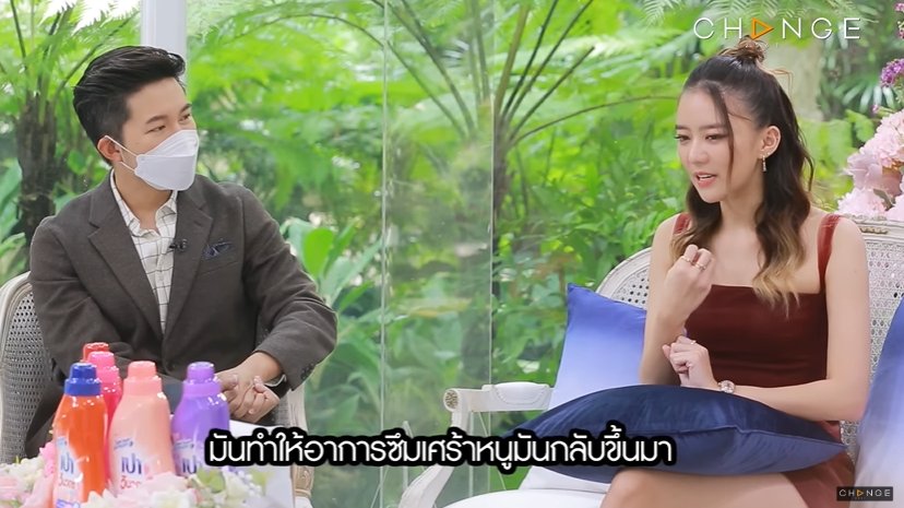 pay24dec's tweet photo. ฟังแล้วสงสารน้องมาก เหมือนแบกอะไรไว้เยอะมากทั้งการเป็นหัวหน้าครอบครัว โดนชาวเน็ตคอมเม้นด่าจนเคยคิดอยากฆ่าตัวตาย ถ้าเป็นดาราไทยคนแรกที่ตายเพราะทนคอมเม้นไม่ไหว อาจเป็นบทเรียนให้แก่ชาวเน็ตเลยก็ได้ (แพรวาคิดถึงขั้นนั้นเลย) เป็นกำลังใจให้แพรวา ประทับใจฝีมือซีรีส์ทุกเรื่องเลยนะ https://t.co/nvrZrO9qAI