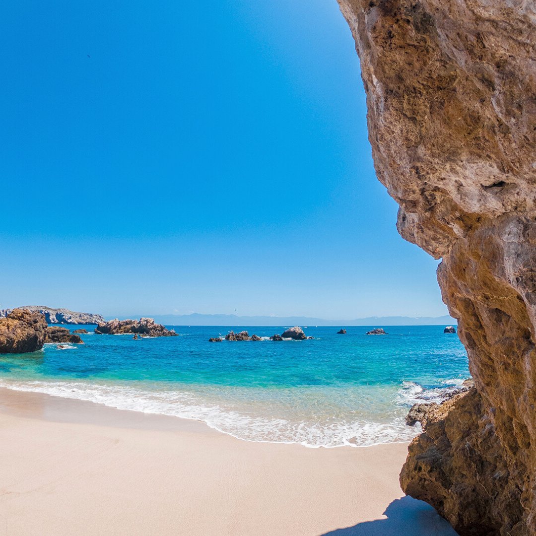 Que fortuna llamar paraíso a una de las playas mas emblemáticas del pacífico. 🐚🌴☀️ 

📍Playa La Nopalera, Islas Marietas.

#rivieranayarit #nayarit #islasmarietas #despiertaloenti #mexico #visitmexic #summer #beachlife #travel #explore #seavibes
