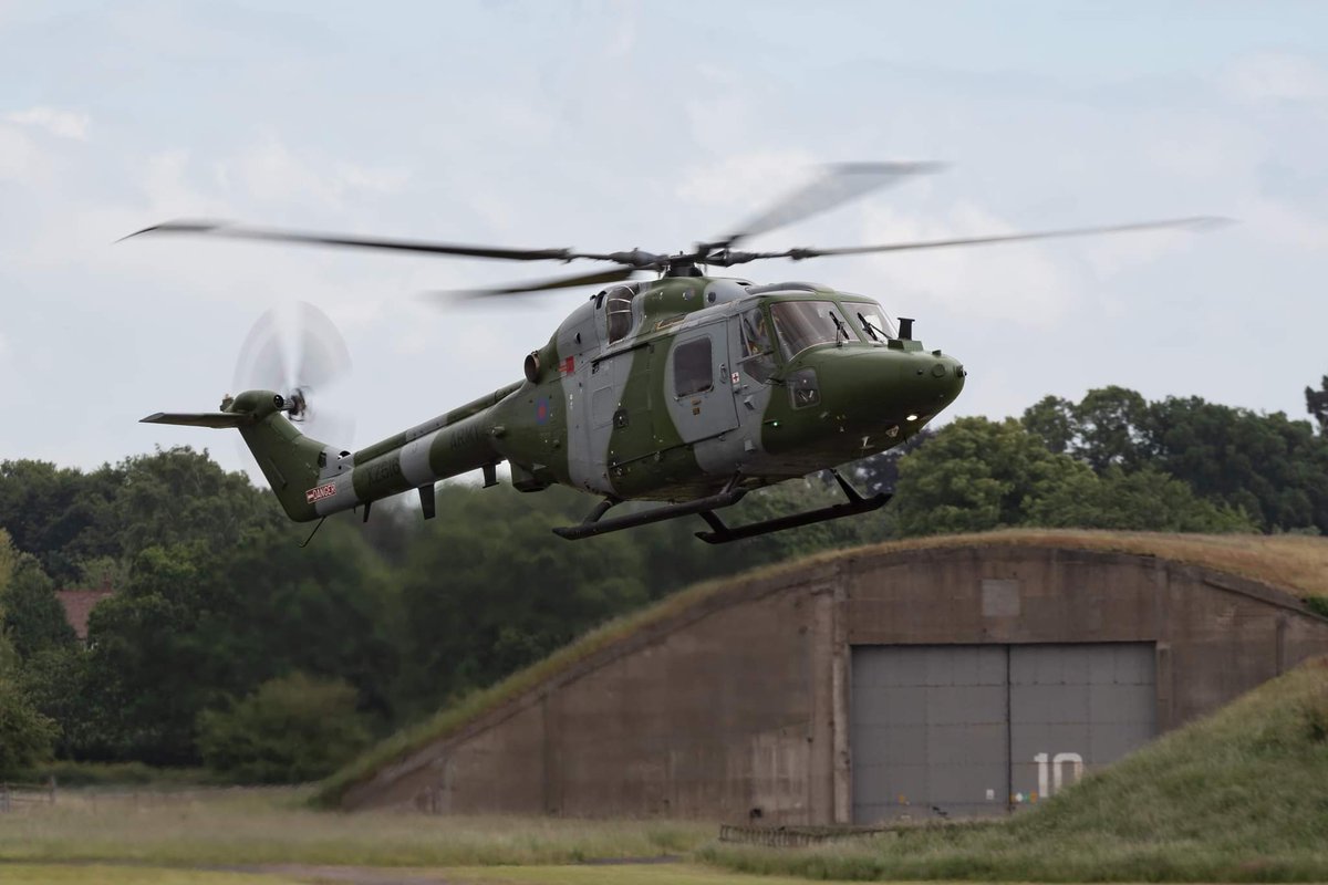 thresholdaero's tweet photo. One of the arrivals today at @cosfordairshow is a Westland Lynx AH7, also rehearsing for its slot in the air display, the only Flying Lynx on the airshow circuit! https://t.co/psnGpJxTnY