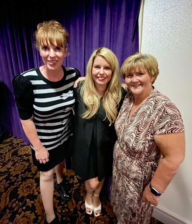 Fab night in Jarrow last night supporting the fab @KateOsborneMP. Brilliant speech as always from our cracking @UKLabour deputy leader @AngelaRayner. Huge and well deserved cheers for South Tyneside council leader @traceyd9 too. Kate- next time we need you in the pic!