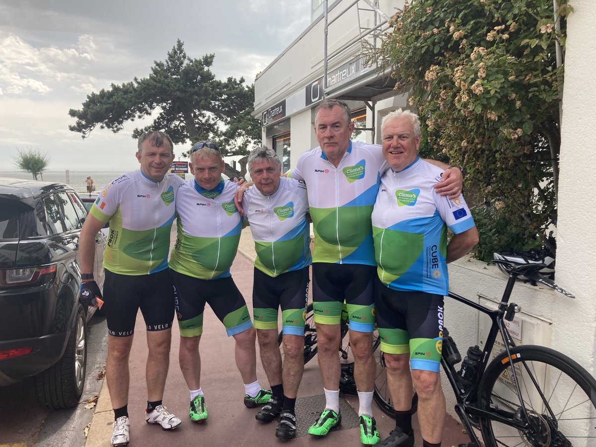 DeeganFergal's tweet photo. Day 3 over thanks to chef Dom and pat Roche who fixed my puncture ⁦@ClionasFDN⁩ https://t.co/4ENSkVif28