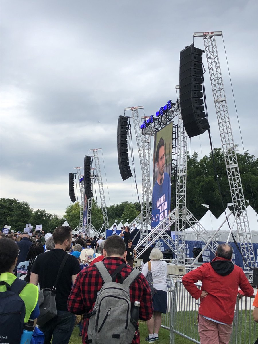 JeannePettenati's tweet photo. David Hogg March for our Lives Washington DC #GunRegulationNow https://t.co/TZEPvmiVq3