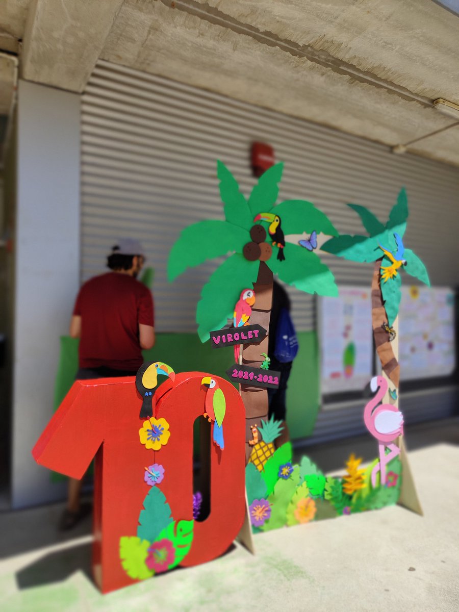 AFAVirolet's tweet photo. En marxa la festa Tropical que commemora el 10è aniversari del @IEVirolet 🦩🌴🦩
Inflables, fotocall, música, futbolí gegant, gimcana d'aventures, jocs d'habilitats, TikiBar, pintacares, tatoos i molt més!!! 🎉🎉 https://t.co/x6Yfg18bDt