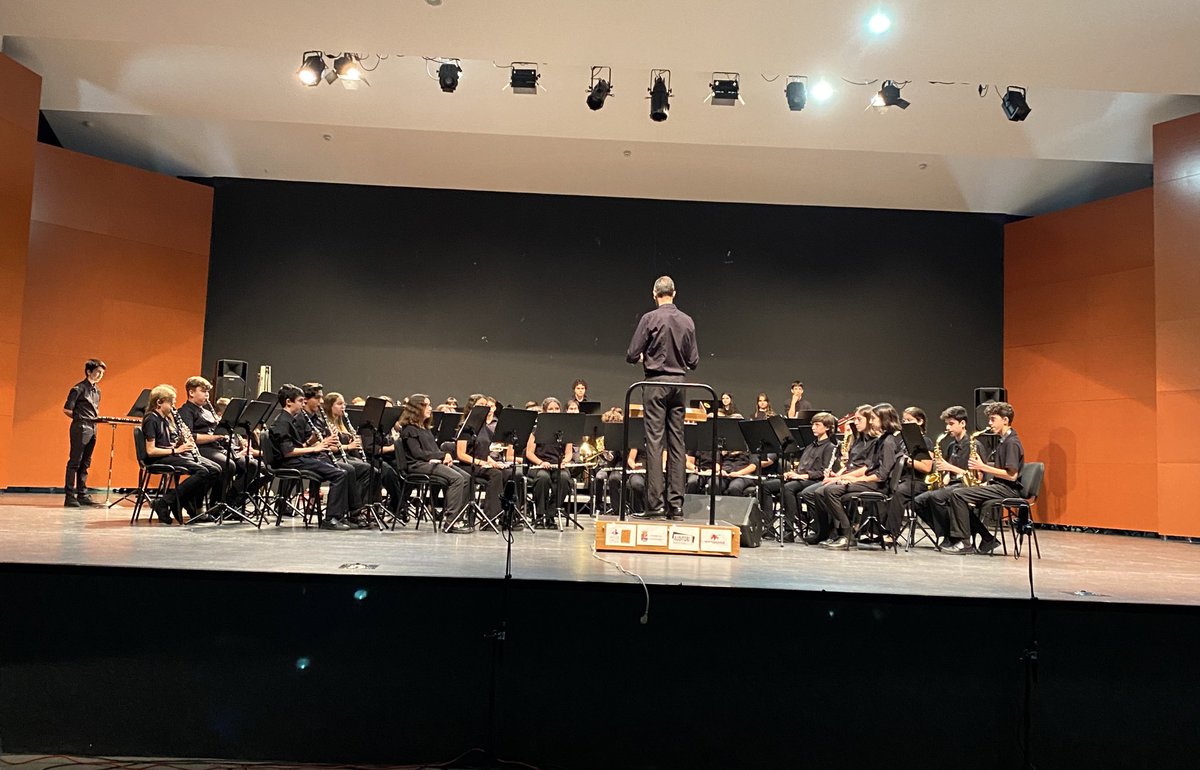 Segundo fin de semana del Festival de Bandes Juvenils de La Llosa de Ranes. 🎶 En el escenario la Banda Jove de La Nova de Xàtiva #fentcantera #enganxatealamusica <a href="/FundSanganxa/">Fundación Sanganxa</a> <a href="/AjuntamentLlosa/">La Llosa de Ranes</a> <a href="/smlallosaranes/">smlallosaderanes1921</a>