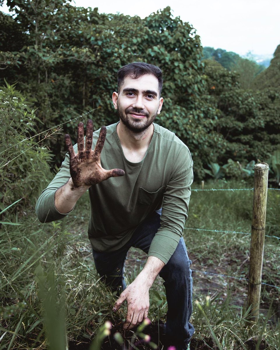 ricardorojasb1's tweet photo. Esto me hace feliz , reforestando con música 🌎🎶🌱 https://t.co/ZtTeZKhtuQ
