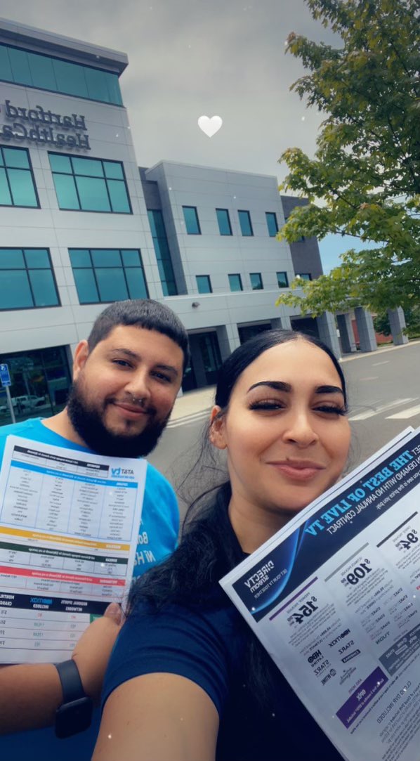 MS787X's tweet image. New place opened in southington , we went to spread the word about tv and first net 💕 with Emilo   @MightBeMikeB  @pedroonATT  @firas_smadi  #ourne  #switchoversaturday