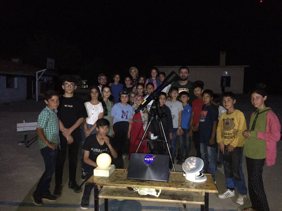 Yaklaşık 1200 sene önce Harran’da doğan gökbilimci El Battani’nin, Galileo Galilei’nin ve Carl Sagan’ın izinden yürüyecek nice astronomların ülkemizi aydınlatması umuduyla 🙏🏻🪐 <a href="/NKapanoglu/">Nuri Kapanoglu</a> <a href="/siverekmem63/">Siverek İlçe MEM</a> <a href="/MemSiverek/">Siverek MEM</a> <a href="/aziz_glbs/">Aziz GÖLBAŞI</a> <a href="/siverekkaymakam/">SİVEREK KAYMAKAMLIĞI</a> <a href="/sanliurfammem63/">Şanlıurfa İl Milli Eğitim Müdürlüğü</a>