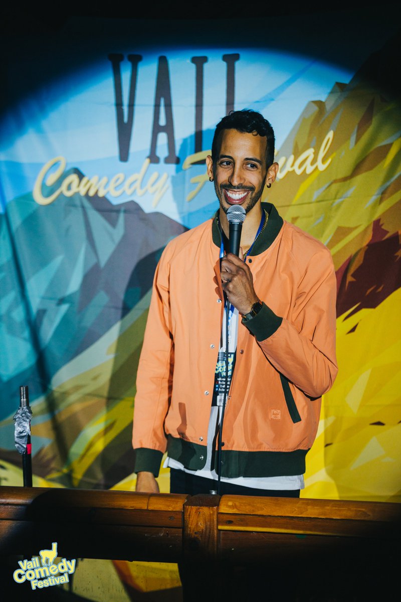 vailcomedyfest's tweet photo. Flashback to Sammy Anzer @badboyanzer Crushing it at Vail Comedy Festival 2022 Venue, Bridge Street Bar | https://t.co/IdXwh260LF
#comedyfest #comedyfestivals #comedyfestival #vailcomedyfestival #vailcomedy #memorialday2022 #comediansincolorado #vaillive #vailvillage #vailvalley https://t.co/3yPdWzPRyj