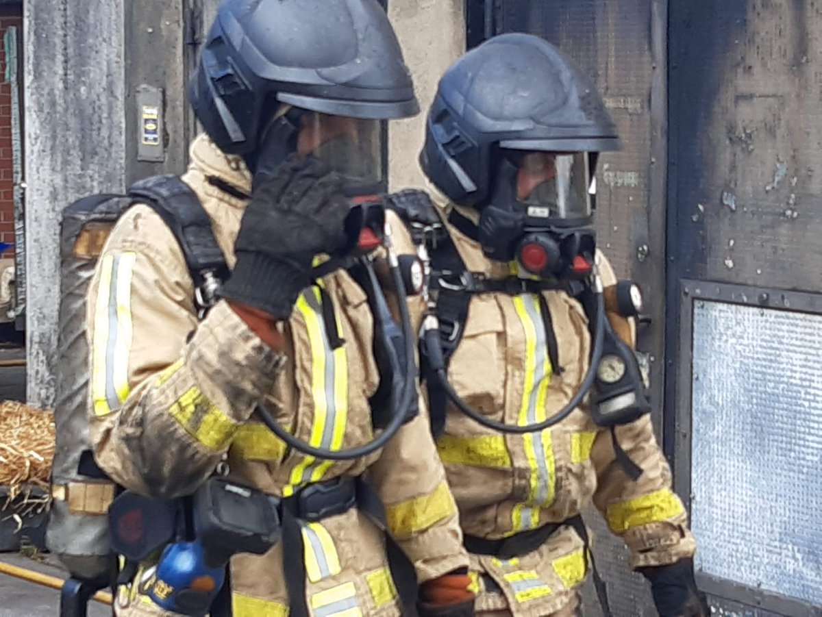 shropsfire's tweet photo. Great to see our staff taking part in our Breathing Apparatus challenge at Telford today. Nice touch by ACO's @SFRS_SHardiman &amp; @SFRS_DanQuinn joining in with the fun as part of the officer team 👌🏼👏🏼 
Hope you're not aching too much tomorrow...😜
#BAChallenge #Firefighters 🚒🚒🧑🏻‍🚒 https://t.co/Omz6YD2QqS