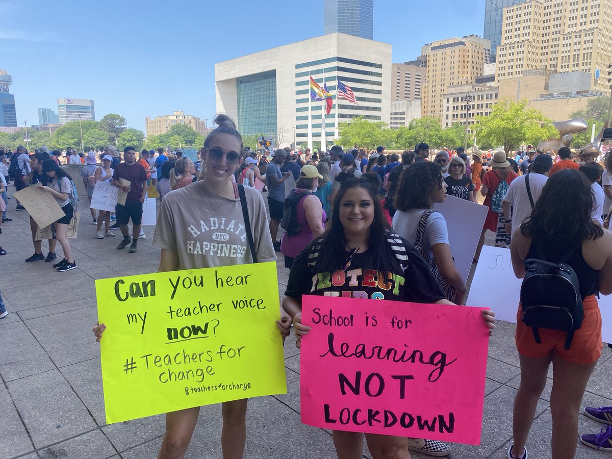 msdeeseiscool's tweet photo. So honored to be apart of this peaceful protest to end gun violence. I did it for my coworkers, my students, and my dear teacher friends. ENOUGH IS ENOUGH. https://t.co/4ZiCxxz9oB