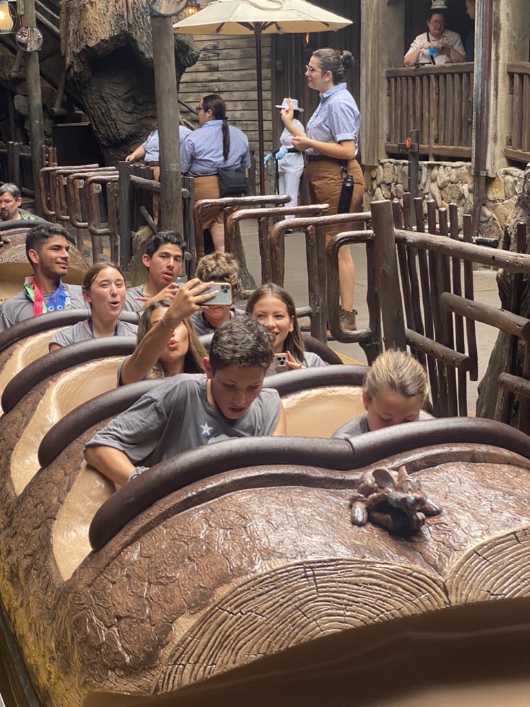 THHSUnified's tweet image. Is there a better way to end the @2022USAGames than Walt Disney World?? @SOSoCal @THHSAthletics @THHSMustangs @SVUSDSchools @TeenConnection5