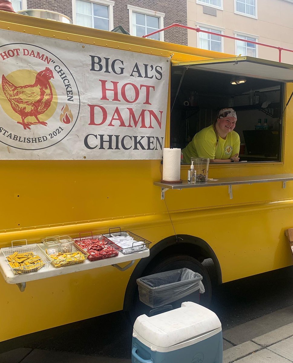 BigAlsHOTDAMN's tweet photo. We will be set up downtown for @vettecityvtg GRAND OPENING! Come by and check out their dope collection of vintage clothing and get ya some HOT DAMN goodness!
#bigalshotdamnchicken #hotdamn #bowlinggreenky #bgky #bgkyfoodtrucks #kyfoodtrucks #bgtight #buylocalbg https://t.co/uv7jeakTTc