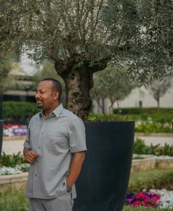YKeku's tweet photo. ወገኖቼ ሆይ ስሙ
በአርቴፊሻል መርዶ በክፉዎች ወሬ
ፍፁም አትናወጥ ኢተዮጲያ አገሬ
ህልሙም ይፈፀማል የለው ከቶ ከልካይ
ከህልመኛው ጋራ ተደምሯል ሰማይ..💪!!! https://t.co/KrZmSQnWtT