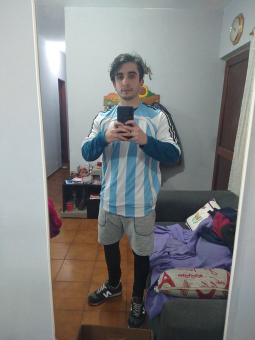 A jugar a la pelota con los pibardos del discord ! https://t.co/gdVDpCtHo1<a href="/tag/argentina"class="tags"><span>#argentina</span></a><a href="/tag/saqueos"class="tags"><span>#saqueos</span></a>