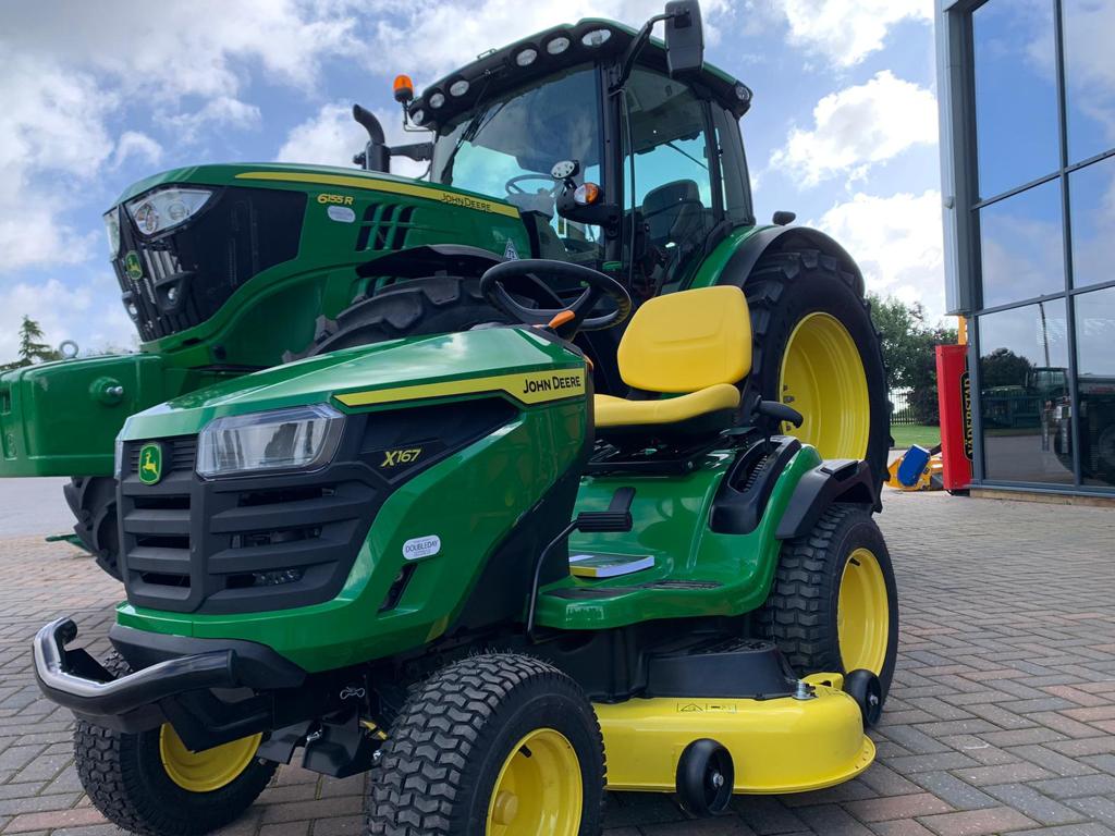 DoubledayGroup's tweet photo. Thank you to Josh &amp; Robert of JW &amp; B Fulforth for their recent purchase of this New John Deere 6155R &amp; John Deere X167 ride-on mower! #CollectionDay #WorkDoneWell https://t.co/fZDI7fv2vH