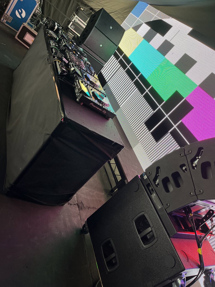 That <a href="/FBTAudioUK/">FBT Audio UK Ltd</a> horizon makes a fancy dj monitors rig you know