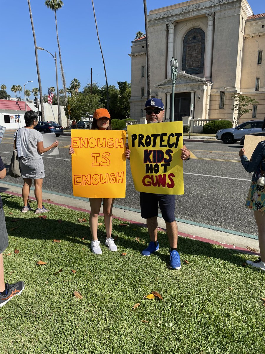 MenaJulie's tweet photo. @davidhogg111 Pasadena City College, California https://t.co/SXWUDBfz1K