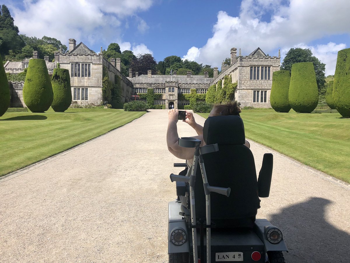 🌎☀️ Vicki 🌸📚 tweet media